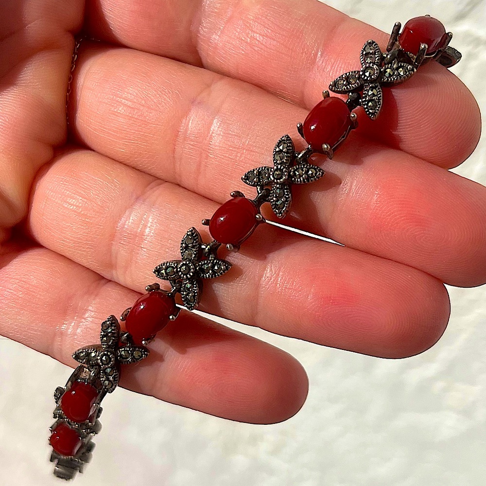Flower Coral Bead Black Rhodium Bracelet 7”